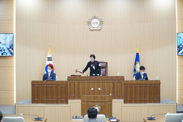 ▲ 예천군의회(의장 김은수)는 지난 16일 제240회 예천군의회 임시회를 개회하고 11일간의 의정활동을 시작했다.ⓒ예천군의회