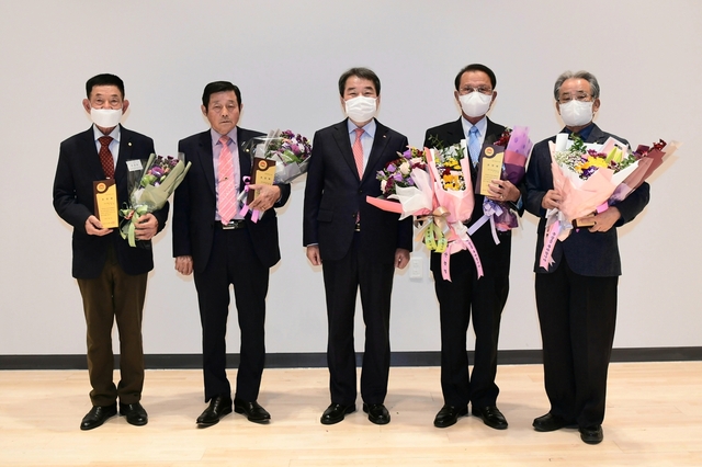 ▲ 김천시는 (사)대한노인회 김천시지회 주관으로 지회임직원, 수상자, 경로당 분회장 등 70여명이 참석한 가운데 제24회 노인의 날 기념식을 개최했다.ⓒ김천시