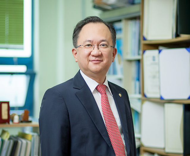 ▲ 대구한의대학교(총장 변창훈) 경찰행정학과 박동균 교수가 한국민간경비학회에서 선정하는 올해의 학술상을 수상했다.ⓒ대구한의대