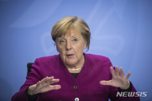 ▲ [베를린=AP/뉴시스] 앙겔라 메르켈 독일 총리. 메르켈 총리는 19일(현지시각) 한 컨퍼런스에 참석해 자국 기업들을 향해 