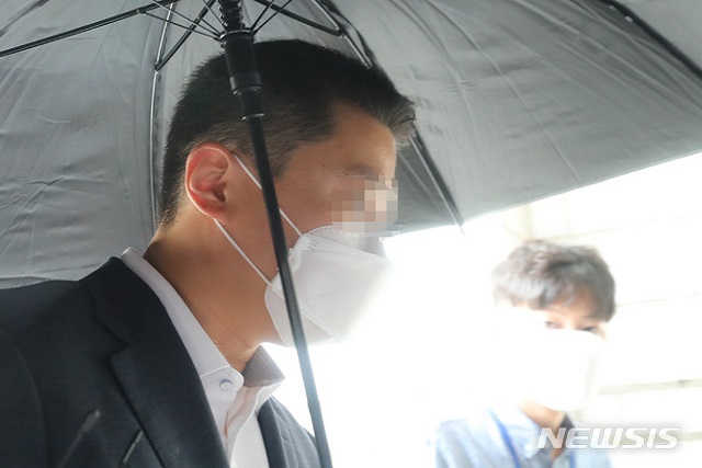 ▲ 옵티머스자산운용 펀드 사기 연루 의혹을 받는 화장품회사 스킨앤스킨의 고문 유모씨.ⓒ뉴시스