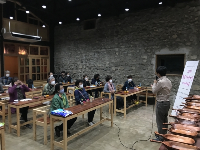 ▲ 칠곡인문학마을협의회는 지난 19일부터 22일까지 칠곡인문학마을 기자 및 마을활동가 50여명이 참가한 가운데 ‘마을 기자단교육’을 실시했다.ⓒ칠곡군
