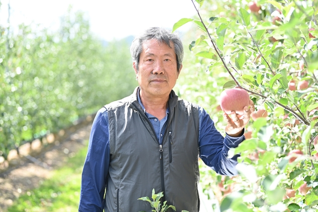 ▲ ‘2020 자랑스러운 경상북도민상 시상식’에서 청송사과협회 우영화 회장(66, 주왕산면 지리)이 자랑스러운 도민상을 수상했다.ⓒ청송군