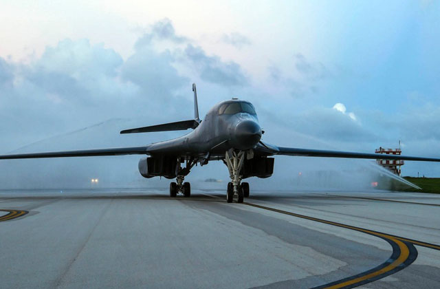 ▲ 괌 앤더슨 공군기지에 도착한 B-1B 전략폭격기 중 한 대. ⓒ미 태평양 공군 공개사진.