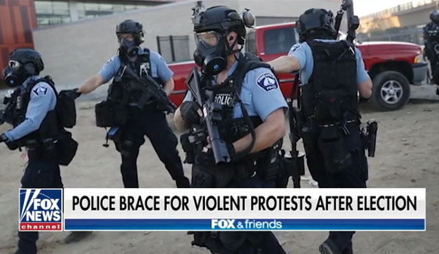 ▲ 미국 워싱턴 D.C.에서 대기 중인 경찰관들. ⓒ폭스뉴스 관련보도 화면캡쳐.