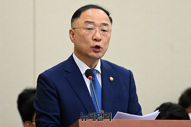 ▲ 홍남기 경제부총리 겸 기획재정부장관. ⓒ박성원 기자