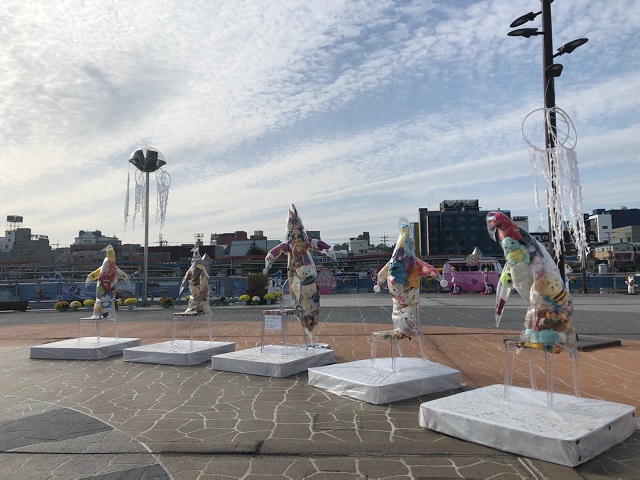 ▲ 포항시는 ‘K팝 아이돌(I doll) 설치미술’ 전시가 오는 7일까지 포항 해상공원에서 개최된다.ⓒ포항시