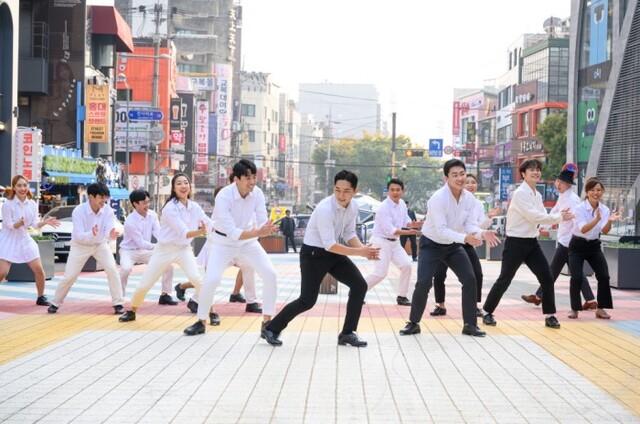 ▲ '마포6경 스페셜 탭댄스' 공연 모습.ⓒ마포문화재단