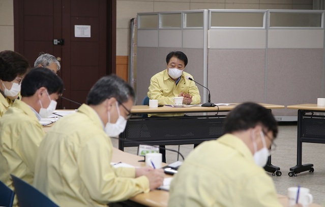 ▲ 한범덕 청주시장이 9일 시청에서 간부회를 주재하고 있다.ⓒ청주시
