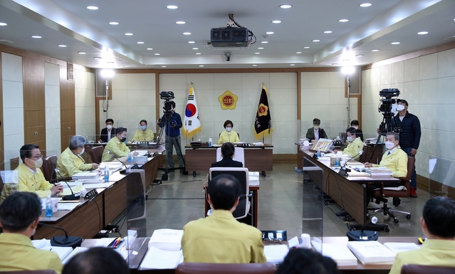 ▲ 대구시의회 기획행정위원회는 지난 11일 대구시 기획조정실 및 대구경북연구원에 대한 행정사무감를 실시했다.ⓒ대구시의회