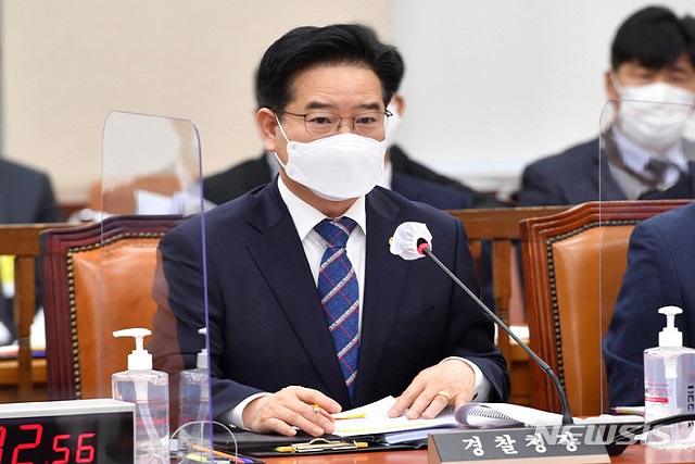 ▲ 김창룡 경찰청장이 17일 오전 서울 여의도 국회에서 열린 행정안전위원회 전체회의에서 질의에 답변하고 있다.ⓒ뉴시스