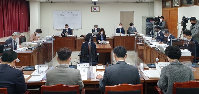 ▲ 17일 충북도의회 정책복지위원회 행정사무감사 장면.ⓒ충북도의회