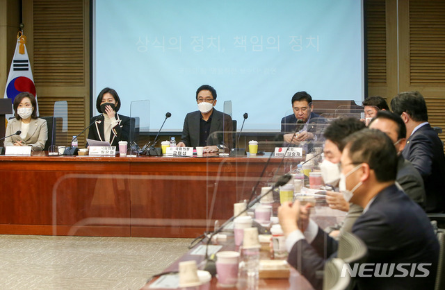 ▲ 금태섭 전 더불어민주당 의원이 18일 국민의힘 초선 공부 모임 '명불허전 보수다'에 초청돼 강연을 하고 있다.ⓒ공동취재사진