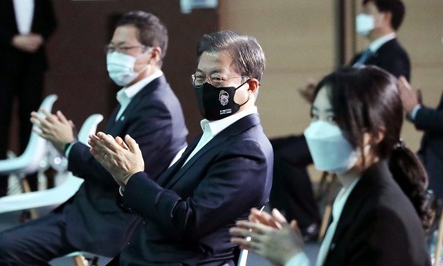 ▲ 문재인 대통령이 18일 인천 연수구 송도의 연세대 인천 글로벌 캠퍼스에서 열린 대한민국 바이오산업에 참석했다. ⓒ뉴시스