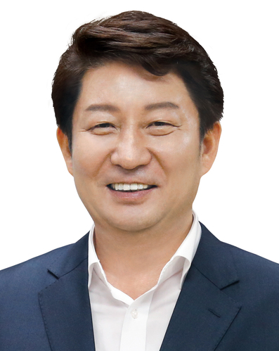 ▲ 권영진 대구시장이 17일 정부의 김해신공항 백지화와 관련해 페이스북에 글을 올려 “천인공로할 일이 벌어지고 있다”고 비판했다.ⓒ대구시