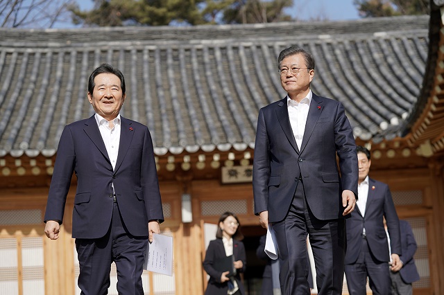 ▲ 정세균 국무총리와 문재인 대통령. ⓒ청와대