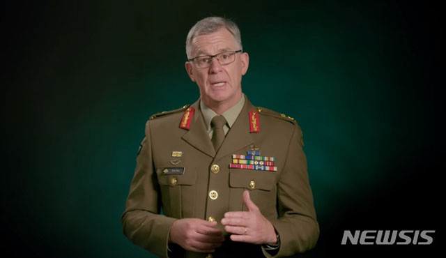 ▲ 아프가니스탄에서의 SASR 학살 조사보고서 내용을 공개하는 앵거스 캠벨 호주국 국방총장. ⓒ뉴시스. 무단전재 및 재배포 금지.