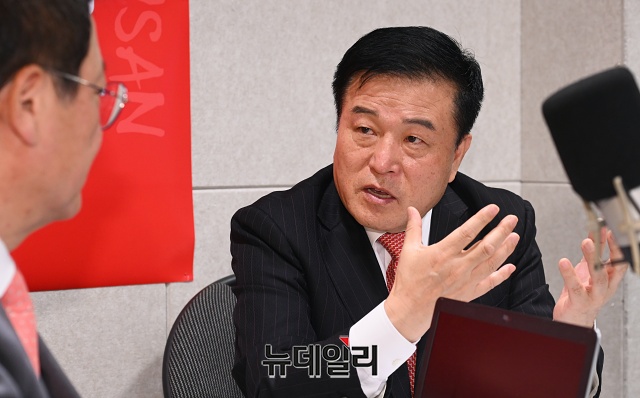 ▲ 19일 본지가 주최한 '부산시장 국민의힘 예비후보 토론회'에 참여한 이진복 전 의원. ⓒ권창회 기자