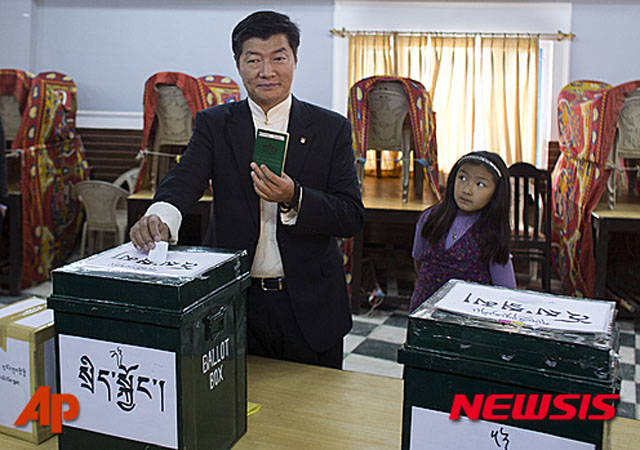 ▲ 롭상 상가이 티베트 망명정부 총리. 2016년 4월 망명정부 총선 당시 모습이다. ⓒ뉴시스 AP. 무단전재 및 재배포 금지.