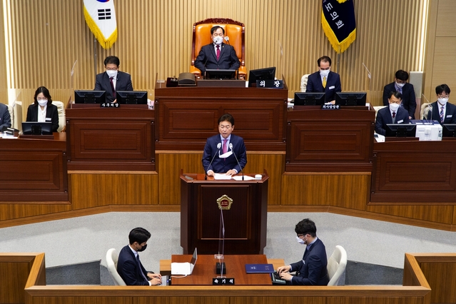 ▲ 이철우 경상북도지사는 ‘민생’ ‘변화’ ‘도약’등 내년도 3대 도정철학 운영 방향을 제시했다.ⓒ경북도