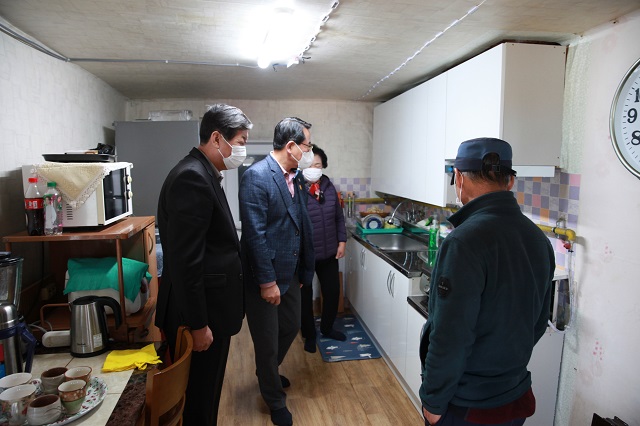 ▲ 울진군(군수 전찬걸)은 저소득층 맞춤형 싱크대를 지원했다.ⓒ울진군