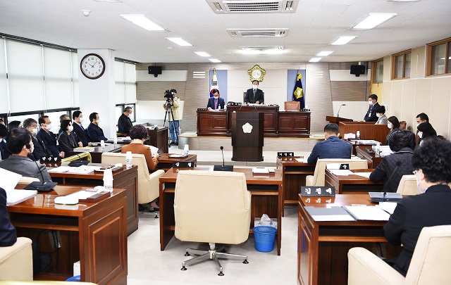 ▲ 군위군의회은 제253회  제2차 정례회를 개회했다.ⓒ군위군의회