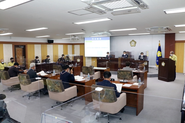 ▲ 청도군의회(의장 김수태)는 지난 25일부터 12월 18일까지 24일간 일정으로 제270회 제2차 정례회를 개회하고 예산안 심사와 행정사무감사를 펼친다.ⓒ청도군의회