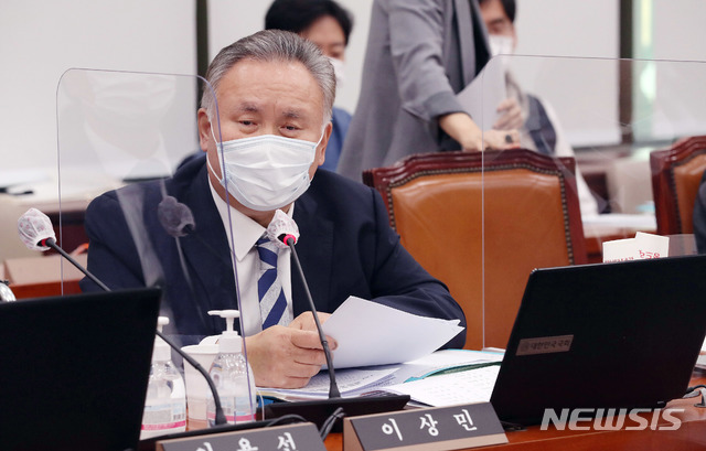 ▲ 이상민 더불어민주당 의원이 27일 추미애 법무부장관과 윤석열 검찰총장을 동반퇴진시켜야 한다고 주장했다. ⓒ뉴시스