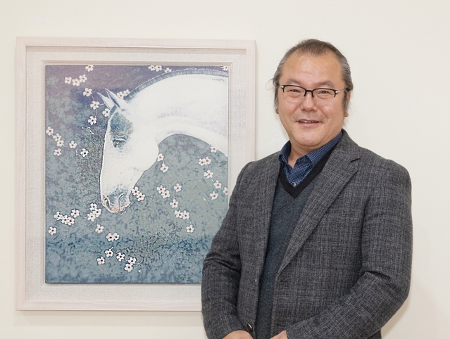 ▲ 한국화가 김희열 작가는 칠곡군 왜관읍 문화원 2층에서‘흙과 불의 향연’ 주제로 26일부터 12월 1일까지‘도자회화’전시회를 갖고 있다. 사진은 김희열 작가의 작품 말.ⓒ칠곡군