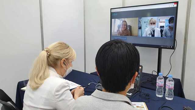 ▲ ‘2020 헬로메디시티대구 국제 온라인 B2B 상담회’가 비대면 행사에도 불구하고 해외바이어와  200여 건의 유의미한 상담실적을 올렸다.ⓒ대구시