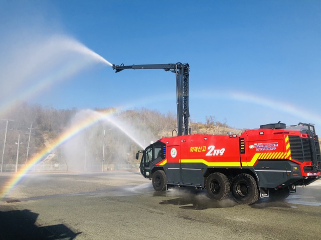 ▲ 월성원자력본부(본부장 원흥대)는 원전 최초로 로젠바우어 팬터(무인파괴방수소방차) 운영을 시작했다.ⓒ월성본부