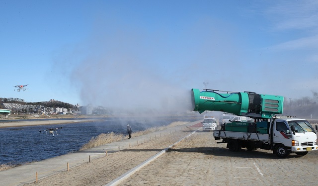 ▲ 포항시는 AI방역 위해 형산강 철새도래지 집중소독에 나섰다.ⓒ포항시