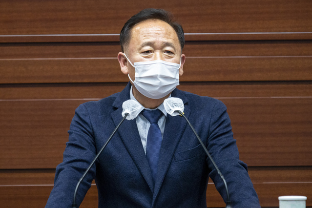 ▲ 박현국 의원(봉화)은 지난 18일 5분 자유발언에서 부단체장 인사발령 시 시군과의 사전협의와 부단체장의 시군행정에 대한 책임과 역할을 다해줄 것을 촉구했다.ⓒ경북도의회