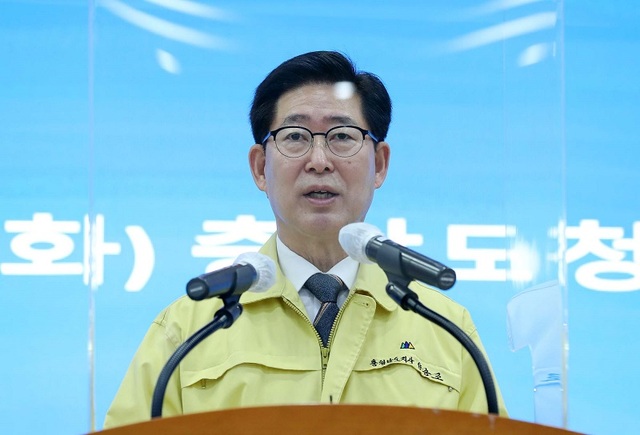 ▲ 양승조 충남도지사가 22일 도청에서 송년기자회견을 갖고 있다. 양 지사는 올해의 가장 큰 성과로 혁신도시 유치를 꼽았다.ⓒ충남도