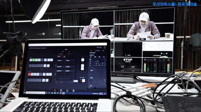 ▲ '두산아트스쿨: 창작워크숍'에서 희곡을 담당한 윤성호 극작가.ⓒ두산아트센터