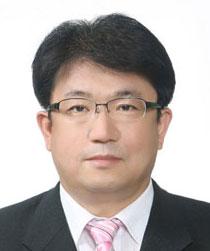 ▲ 경북도의회 사무처를 2년간 이끈 민인기 사무처장(59)이 12월 31일부로 37년간 공직생활에 마무리를 하고 공로연수에 들어간다.ⓒ경북도의회