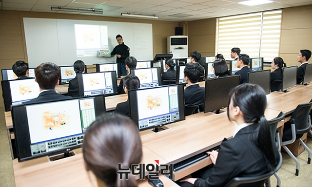 ▲ 인공지능(AI) CBT 기반 X-RAY 실습 ⓒ아세아항공직업전문학교 제공