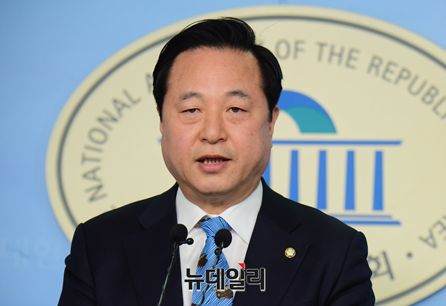 ▲ 김두관 더불어민주당 의원이 연일 윤석열 검찰총장의 탄핵을 주장하고 나섰다. ⓒ뉴데일리DB