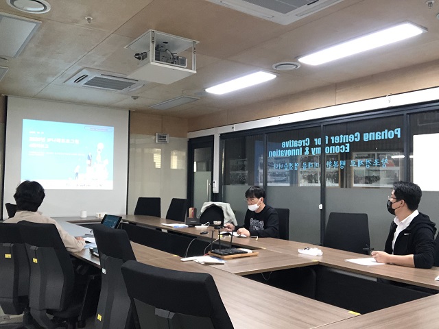 ▲ 왼쪽부터 ㈜노드톡스 문경식 대표, 국제특허 본 김남혁 변리사, 경북지식재산센터 이진석 컨설턴트.ⓒ포항상의