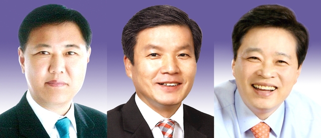 ▲ 경북도의회 출입기자단이 선정한 올해 베스트(BEST) 도의원에 남진복, 정영길, 이춘우 의원(왼쪽부터)이 선정됐다.ⓒ경북도의회