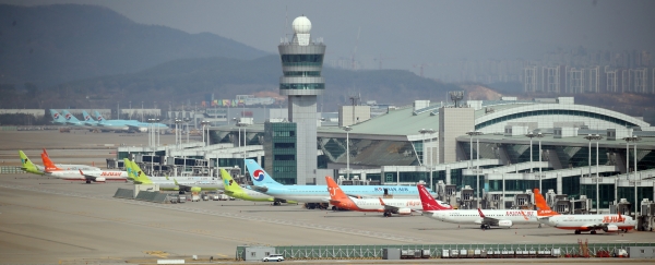 ▲ 인천공항에 세워진 항공기들 ⓒ 연합뉴스