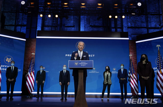 ▲ 새 정부의 외교안보 핵심인사들을 소개하는 조 바이든 미국 대통령 '당선인'. ⓒ뉴시스 AP. 무단전재 및 재배포 금지.
