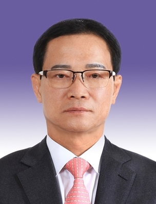 ▲ 김수문(의성) 경북도의회 의원이 지역발전과 지방자치 구현 공로로 (사)한국신문방송인클럽이 수여하는지방자치의정부문 대상을 수상했다.ⓒ김 의원 사무실