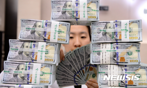 ▲ 한국은행은 12월말 기준 우리나라 외환보유액이 4431억달러로 한달 전보다 67억2000만달러 증가했다고 6일 밝혔다. 자료사진 ⓒ뉴시스