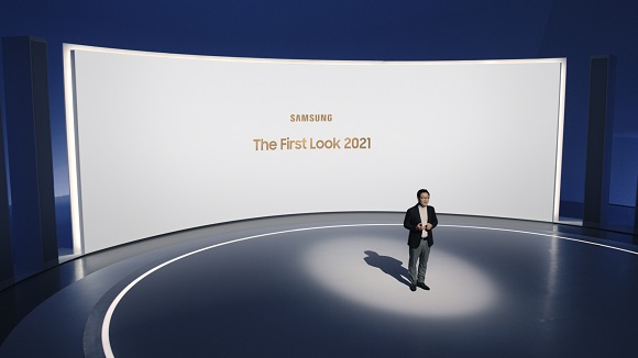 ▲ 삼성전자 영상디스플레이사업부장 한종희 사장이 온라인으로 진행된 '삼성 퍼스트 룩 2021(Samsung First Look 2021)' 행사에서 삼성전자 TV 신제품과 전략을 설명하고 있다.ⓒ삼성전자