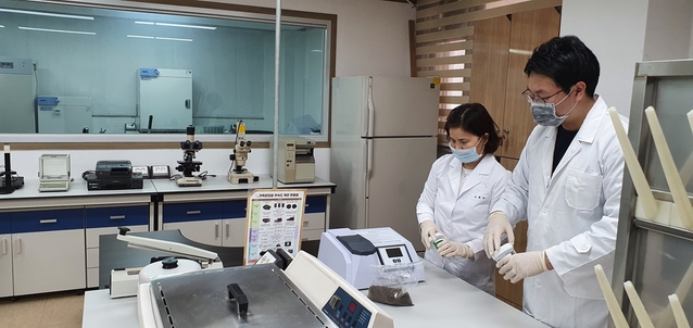 ▲ 영주시는 축산농장은 가축분 부숙도 검사를 해서 배출해야 한다고 밝혔다.ⓒ영주시