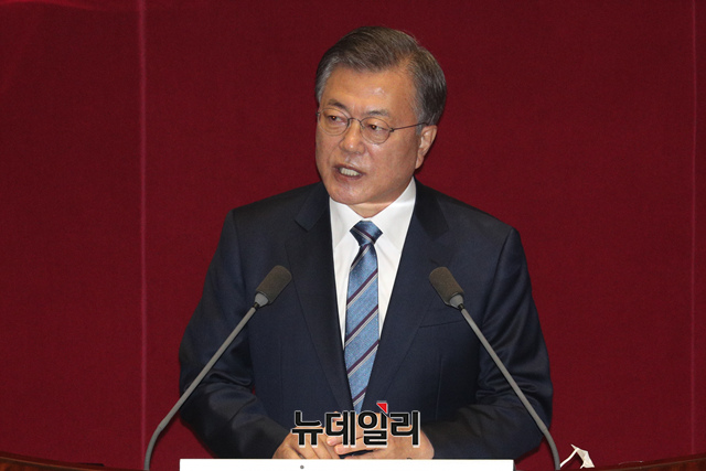 ▲ 문재인 대통령의 국정수행에 따른 부정평가가 60%를 넘어 취임 후 최고치를 기록했다는 조사 결과가 11일 나왔다. ⓒ뉴데일리 DB