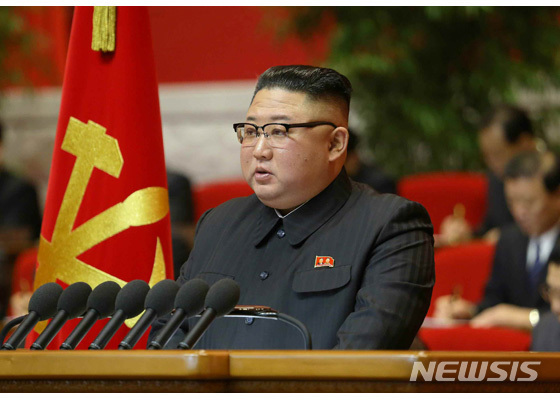 ▲ 김정은은 지난 12일 당대회 결론에서 핵전쟁 억제력을 강화해서 군사력을 키워야 한다고 강조했다. ⓒ뉴시스