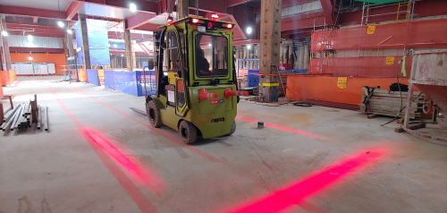 ▲ 건설장비에 설치된 충돌방지 장비. ⓒ DL이앤씨