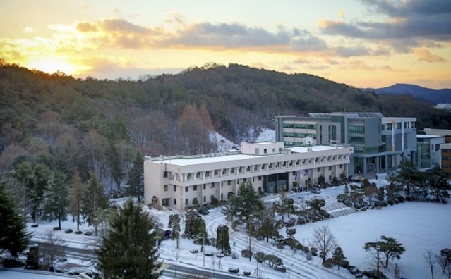 ▲ 충남대학교 대학본부 겨울전경.ⓒ충남대학교